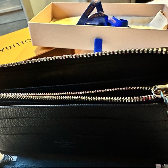 LOUIS VUITTON Damier zippy organiser NWT